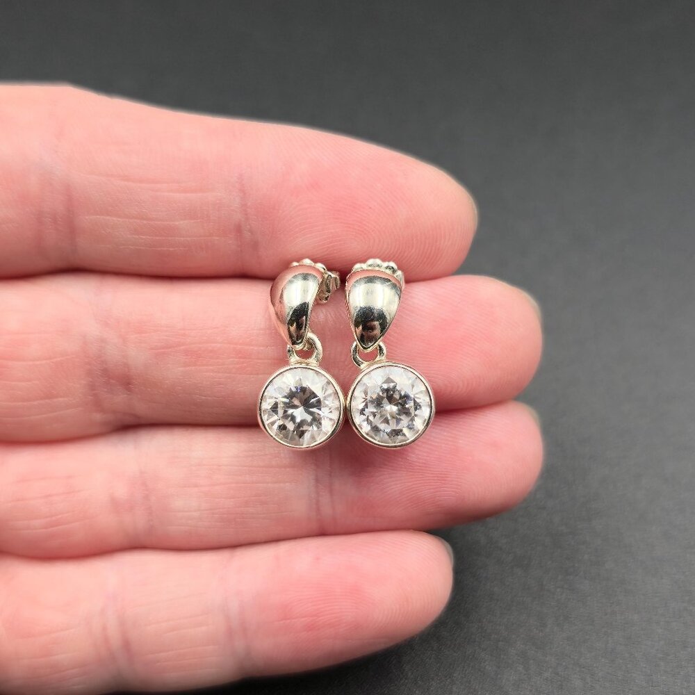Sterling Silver Bright Single Round Cubic Zirconia Gem Earrings A6486